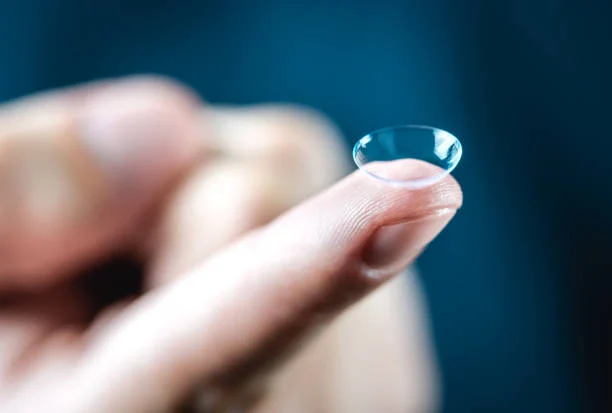 How to Choose the Right Eye Lens Color for Your Skin and Hair Tone?