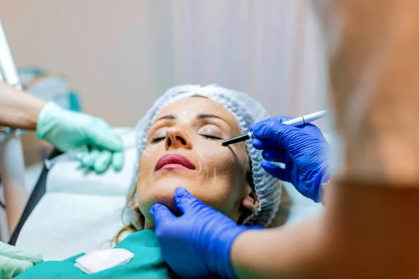 Signs Determining Surgical Facelift Decision